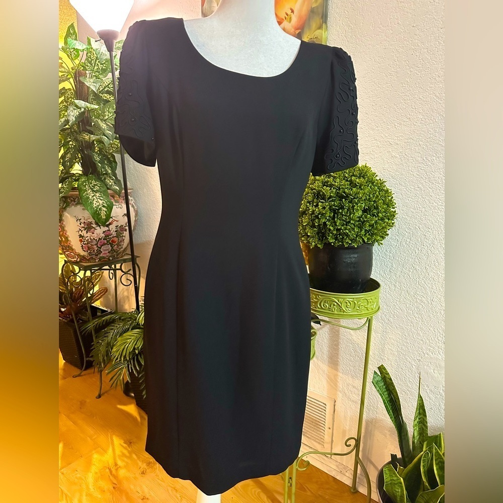 Donna Morgan black beaded shortsleeved dress size 10P